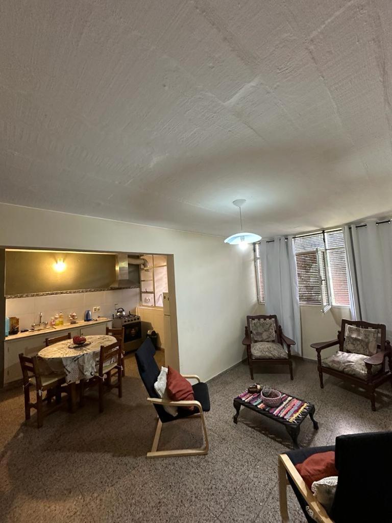 Leohome Apartment